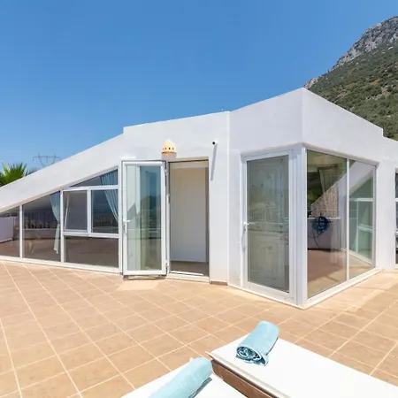 Ultra Lueks Toros Villa
